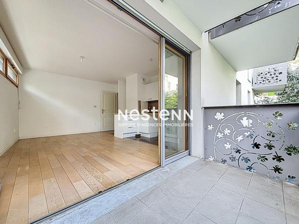 ISSY LES MOULINEAUX - AVENUE BOURGAIN - Appartement 2 pièces de 39.48 m² avec balcon, cave et double parking