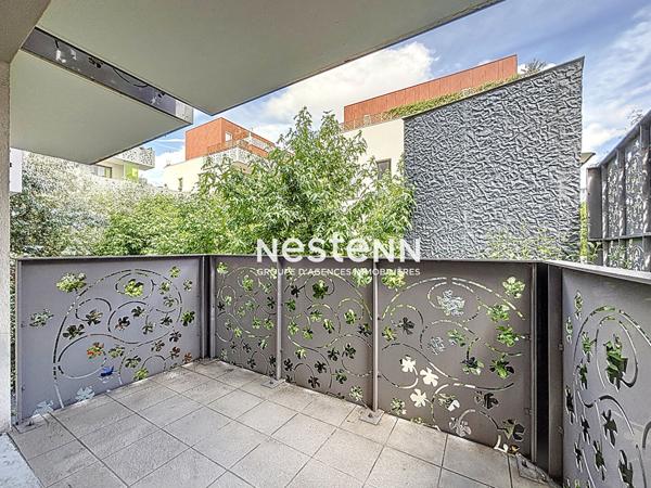 ISSY LES MOULINEAUX - AVENUE BOURGAIN - Appartement 2 pièces de 39.48 m² avec balcon, cave et double parking