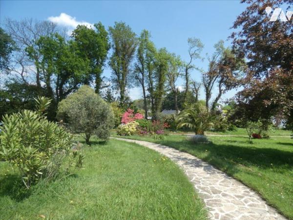 PLEYBEN- Maison sur grand terrain