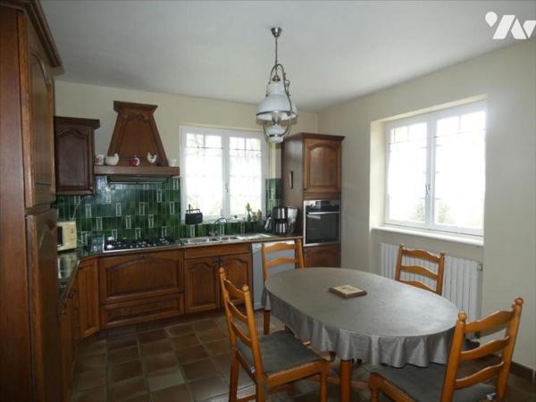 PLEYBEN- Maison sur grand terrain