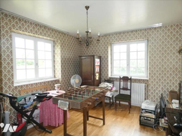 PLEYBEN- Maison sur grand terrain