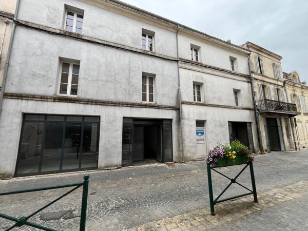 Immeuble à achever centre ville SAINT JEAN D'ANGELY (17)