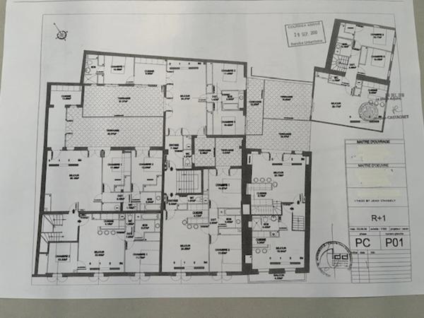 Immeuble à achever centre ville SAINT JEAN D'ANGELY (17)