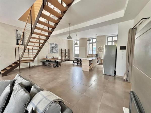 Demeure de charme - 46170 Castelnau Montratier - 11 pièces - Terrasse - Jacuzzi