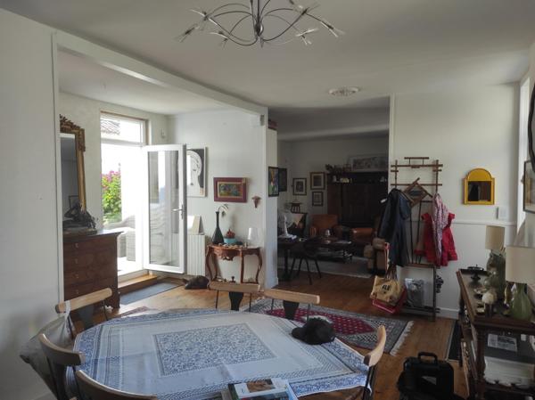 Maison à SAINT-JEAN-D'ANGELY, 17400 - 6 pièces 158m²