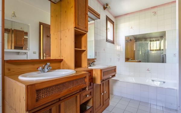 Maison à vendre    7 pièces • 184,96 m2 Saint-Germain-lès-Corbeil