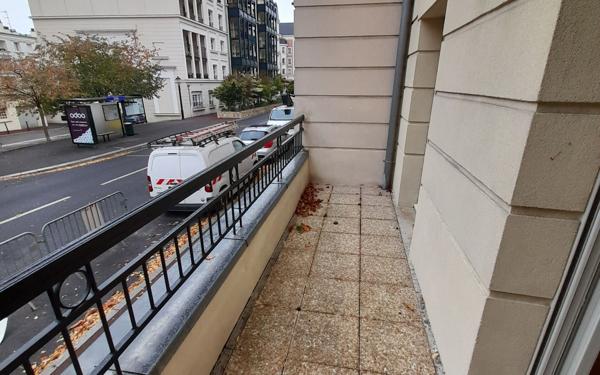 Appartement à vendre    1 pièce • 27 m2 Le Plessis-Robinson