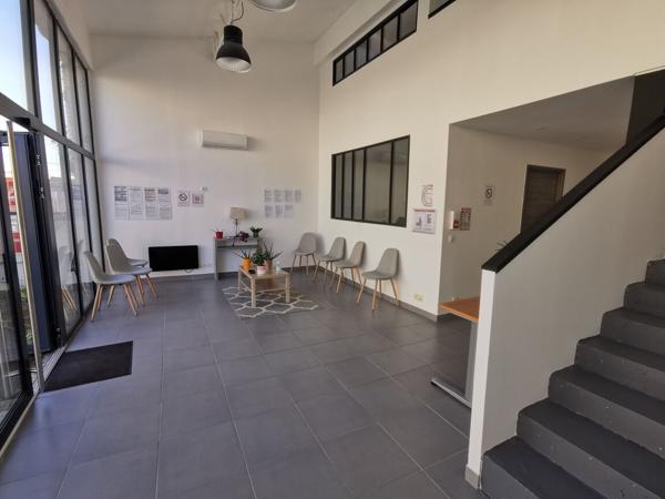 A LOUER LOCAL COMMERCIAL ET/OU PROFESSIONNEL A LA FLECHE