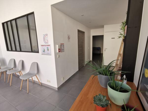 A LOUER LOCAL COMMERCIAL ET/OU PROFESSIONNEL A LA FLECHE