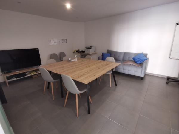 A LOUER LOCAL COMMERCIAL ET/OU PROFESSIONNEL A LA FLECHE
