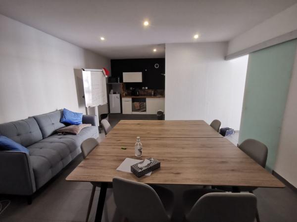 A LOUER LOCAL COMMERCIAL ET/OU PROFESSIONNEL A LA FLECHE