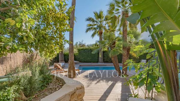 ROQUEBRUNE CAP MARTIN - 4 CHAMBRES - 1 DEPENDANCE - PISCINE - GARAGE