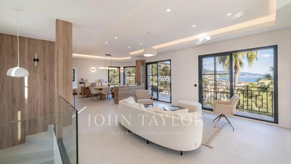 ROQUEBRUNE CAP MARTIN - 4 CHAMBRES - 1 DEPENDANCE - PISCINE - GARAGE
