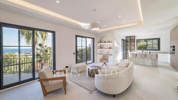 ROQUEBRUNE CAP MARTIN - 4 CHAMBRES - 1 DEPENDANCE - PISCINE - GARAGE