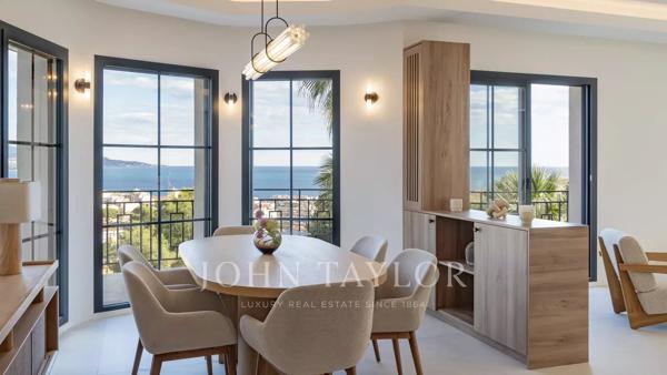 ROQUEBRUNE CAP MARTIN - 4 CHAMBRES - 1 DEPENDANCE - PISCINE - GARAGE