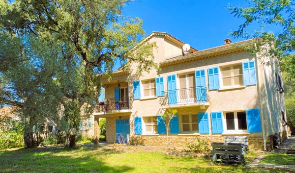 Grande Maison Familiale à Vendre - La Londe-les-maures