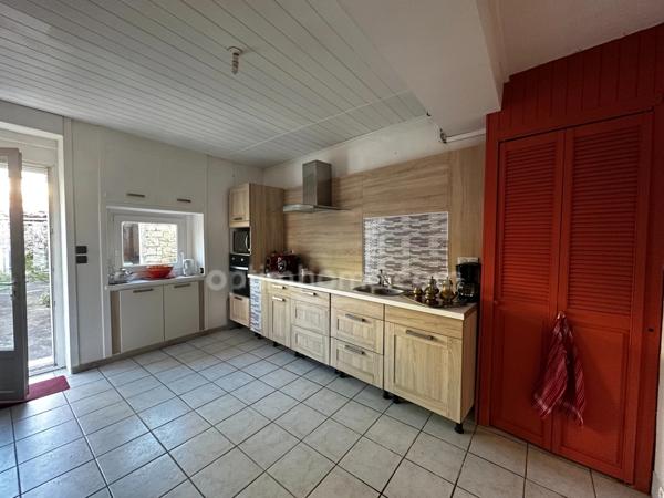 LUÇON (85400) – Proche centre-ville - Charmante maison en pierre – 140 m²