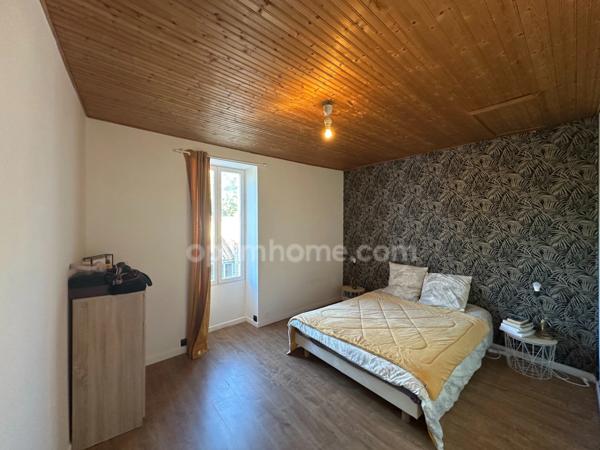LUÇON (85400) – Proche centre-ville - Charmante maison en pierre – 140 m²