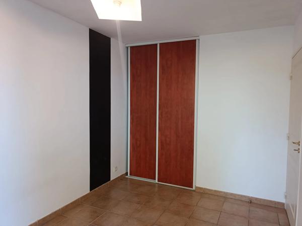 Dpt Bouches du Rhône (13), à louer MARSEILLE 11EME ARRONDISSEMENT appartement T2 de 36,09 m² avec terrasse