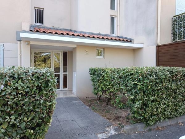 Dpt Bouches du Rhône (13), à louer MARSEILLE 11EME ARRONDISSEMENT appartement T2 de 36,09 m² avec terrasse