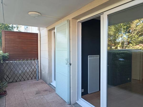 Dpt Bouches du Rhône (13), à louer MARSEILLE 11EME ARRONDISSEMENT appartement T2 de 36,09 m² avec terrasse