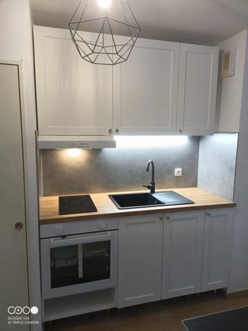 Dpt Bouches du Rhône (13), à louer MARSEILLE 11EME ARRONDISSEMENT appartement T2 de 36,09 m² avec terrasse