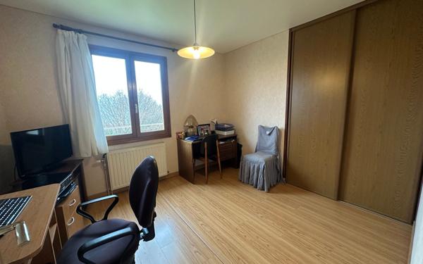 Maison à vendre    4 pièces •  Saint-Sernin-du-Bois