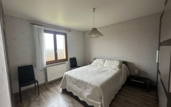 Maison à vendre    4 pièces •  Saint-Sernin-du-Bois