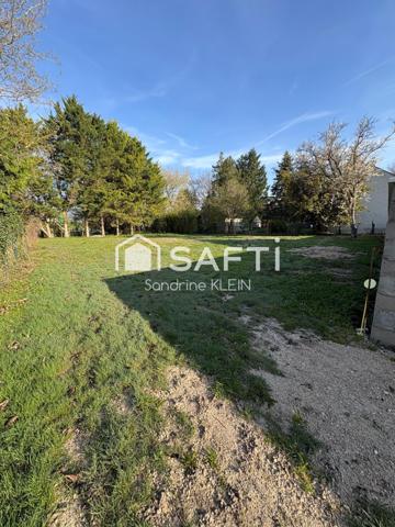 Terrain à bâtir 883 m². PANNES, limite Villemandeur.