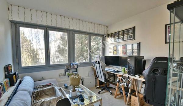 Appartement T3 à Blois secteur Cabochon, 51 m², rentabilité 8 %, déjà loué. Proche centre-ville, gare et commerces. Idéal investisseur !