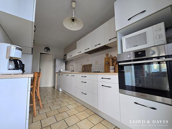 MERIGNAC - 3 pièces - 2 balcons exposé SO - très clair - au calme