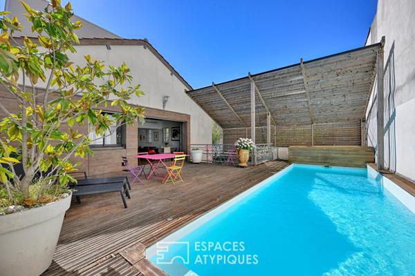 Maison de ville avec terrasse, piscine et garage