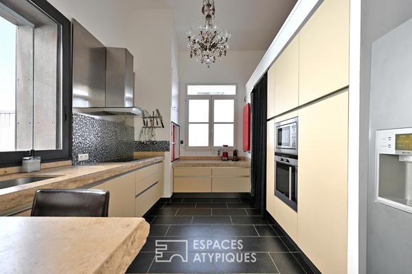 Maison de ville avec terrasse, piscine et garage