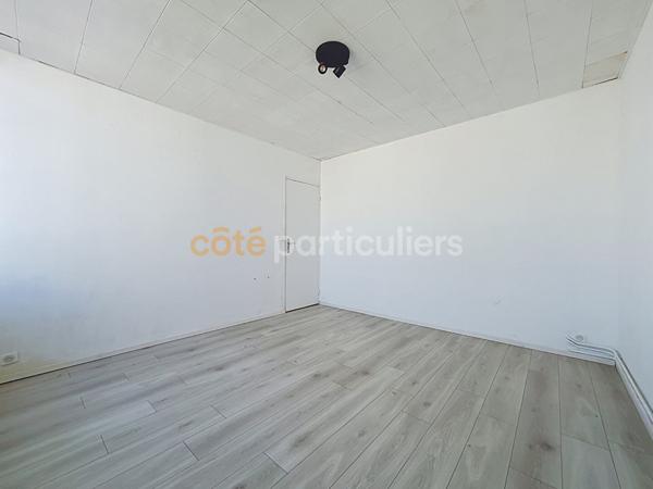 Vente
                Appartement67 m² - 3 Pièces -
                    ELBEUF (76500)