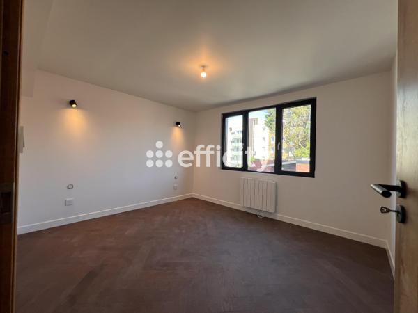 Loft
         6 pièces
        - 127 m² Exclusivité 349 000 € *