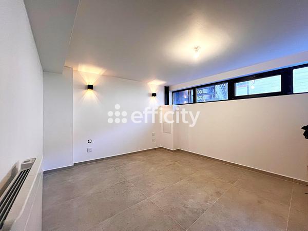 Loft
         6 pièces
        - 127 m² Exclusivité 349 000 € *