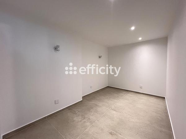Loft
         6 pièces
        - 127 m² Exclusivité 349 000 € *