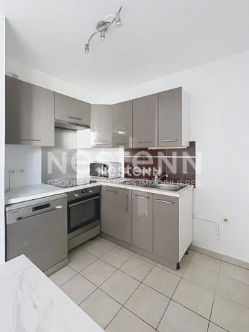 Appartement à Saint Cyr l'Ecole de 3 pièce(s) avec box en sous-sol (prix inclus)..