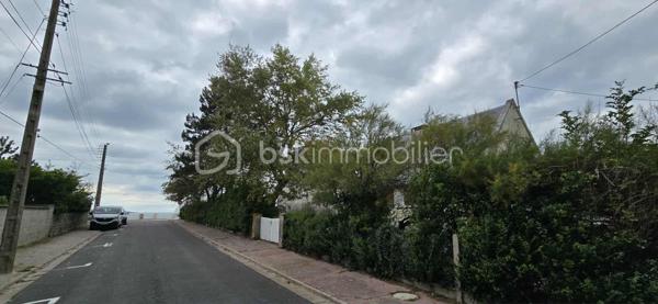 Terrain de 1 137 m²