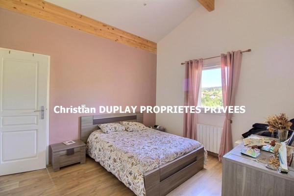 MARLHES 42660 secteur paisible à deux pas du centre du village et des commodités villa 170m² habitables 4 chambres sur 802m² de terrain