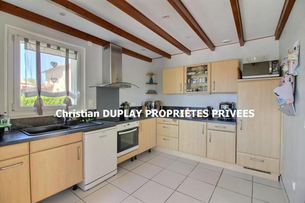 MARLHES 42660 secteur paisible à deux pas du centre du village et des commodités villa 170m² habitables 4 chambres sur 802m² de terrain