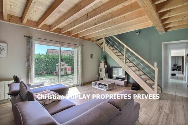 MARLHES 42660 secteur paisible à deux pas du centre du village et des commodités villa 170m² habitables 4 chambres sur 802m² de terrain