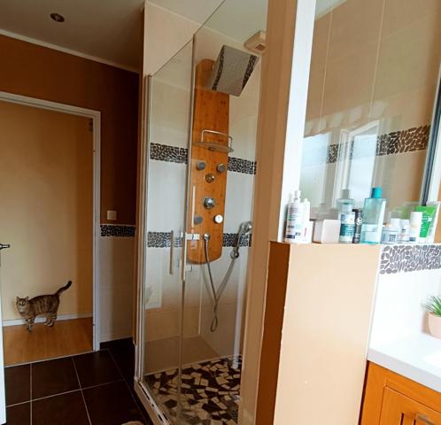 Maison à CASTRES-GIRONDE, 33640 - 5 pièces 94m²