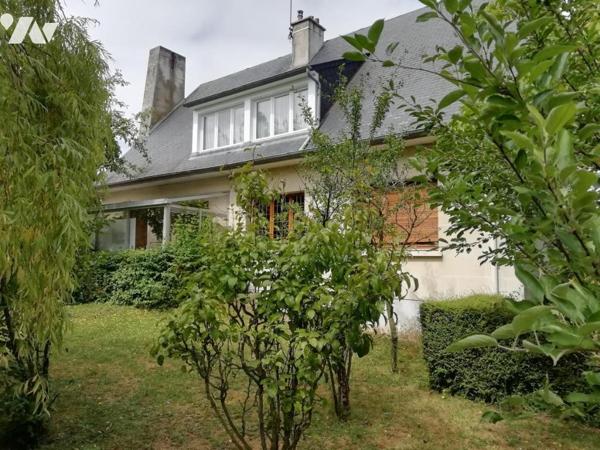 PAVILLON EN PIERRE DE TAILLE