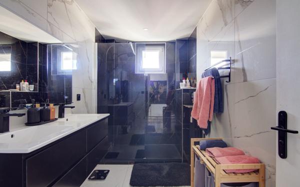 Appartement à vendre    3 pièces • 101 m2 Saint-Chamond