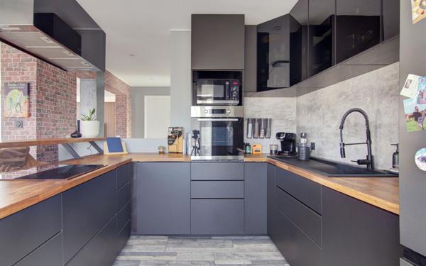 Appartement à vendre    3 pièces • 101 m2 Saint-Chamond