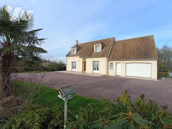 A Saint Germain du Crioult proche de Condé sur Noireau, une maison d'habitation de six pièces p...