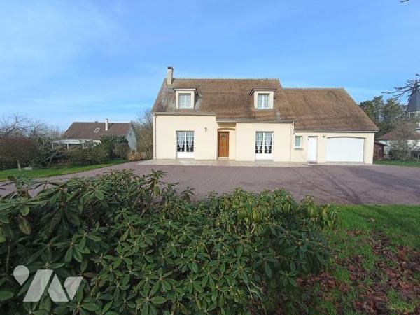 A Saint Germain du Crioult proche de Condé sur Noireau, une maison d'habitation de six pièces p...