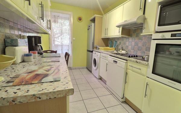 Appartement à vendre    3 pièces •  Marseille 12