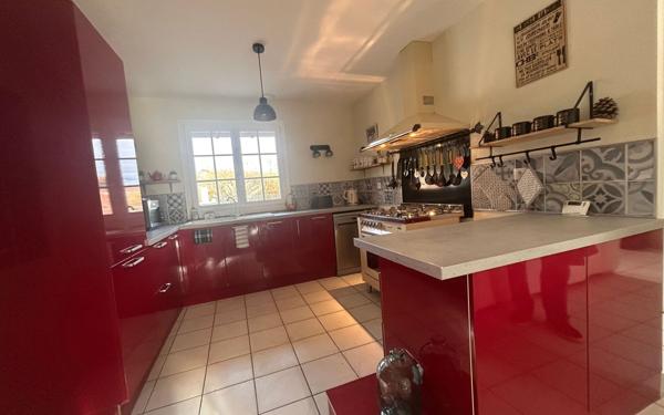 Maison à vendre    4 pièces •  Contres